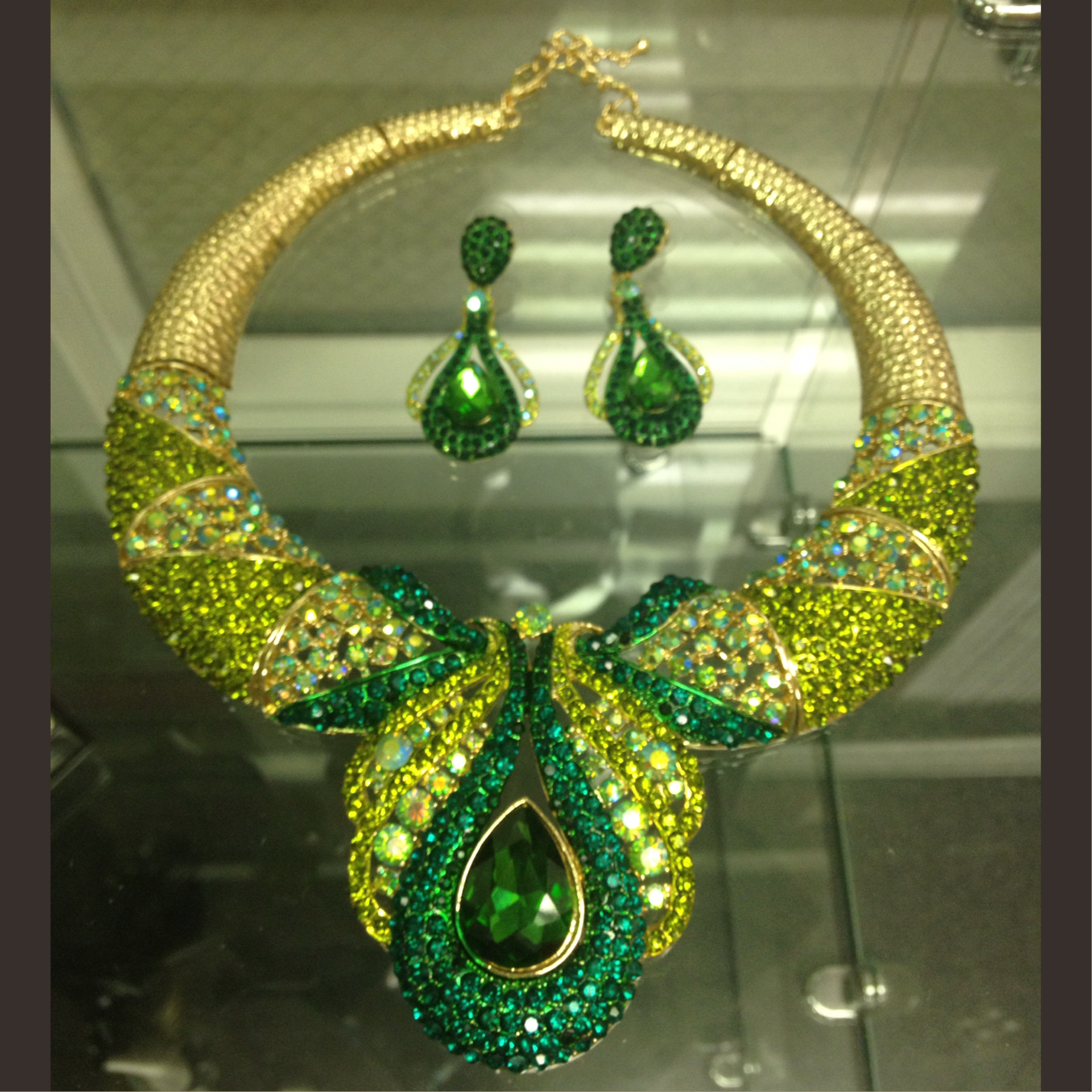 Green and gold multi color necklace set $79